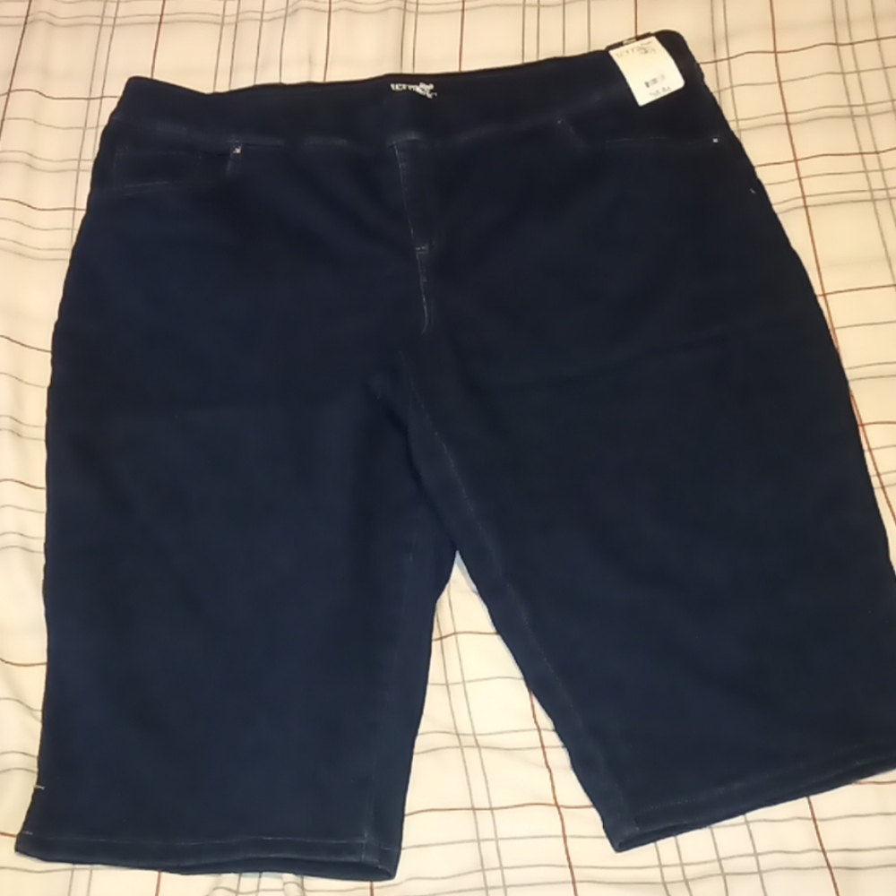 Terra sky size 20 to 22 capris